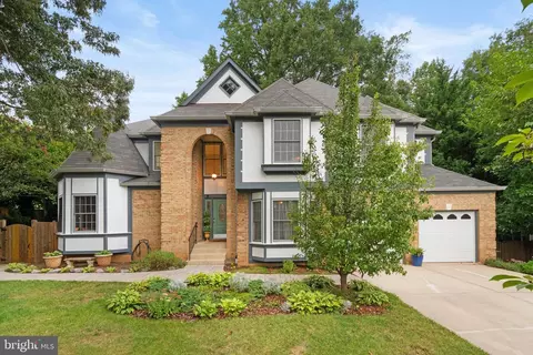 9462 Wooded Glen Ave, Burke, VA 22015