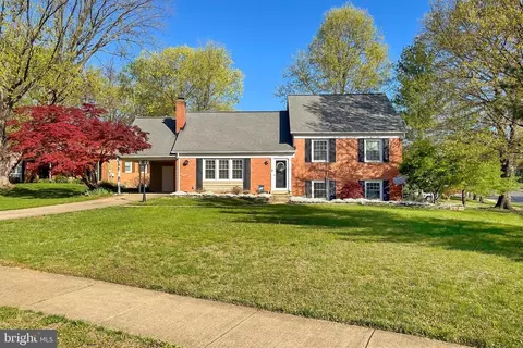 4500 Hadrian Ct, Alexandria, VA 22310