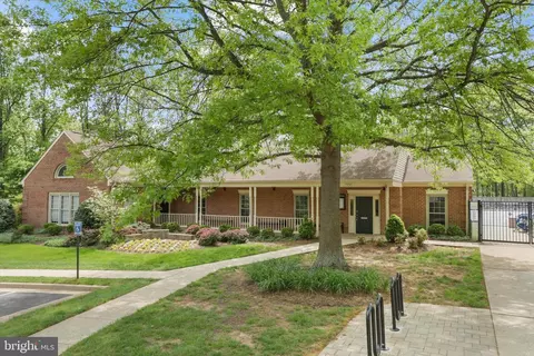 Exterior - 6906 Trillium Ln, Springfield, VA 22152 photo 11 of 11