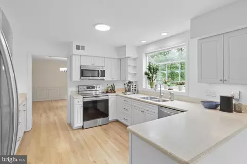 Kitchen - 6906 Trillium Ln, Springfield, VA 22152 photo 1 of 5
