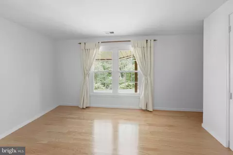 Bedroom - 6906 Trillium Ln, Springfield, VA 22152 photo 6 of 6