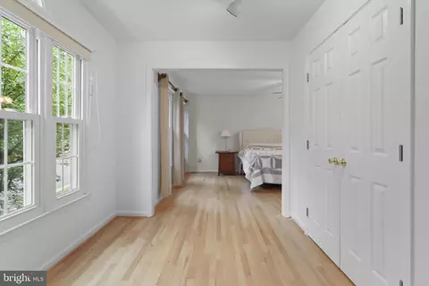 Entry Way - 6906 Trillium Ln, Springfield, VA 22152 photo 4 of 4