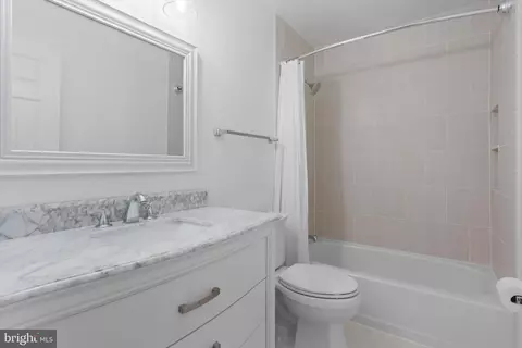 Bath - 6906 Trillium Ln, Springfield, VA 22152 photo 6 of 7