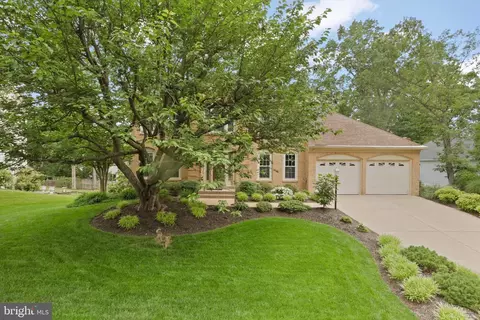 Exterior - 6906 Trillium Ln, Springfield, VA 22152 photo 9 of 11