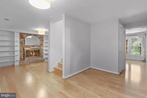 Living - 6906 Trillium Ln, Springfield, VA 22152 photo 4 of 4