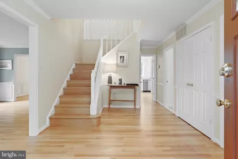 Entry Way - 6906 Trillium Ln, Springfield, VA 22152 photo 2 of 4