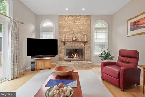 Other - 6906 Trillium Ln, Springfield, VA 22152 photo 3 of 17