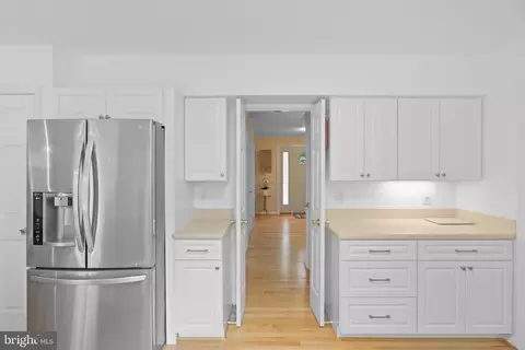 Entry Way - 6906 Trillium Ln, Springfield, VA 22152 photo 1 of 4
