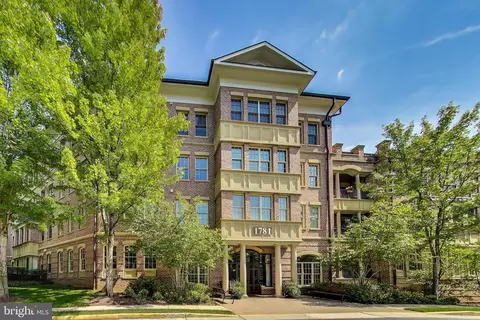 1781 Chain Bridge Rd #402, Mclean, VA 22102 photo 2
