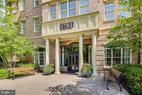1781 Chain Bridge Rd #402, Mclean, VA 22102
