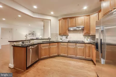 1781 Chain Bridge Rd #402, Mclean, VA 22102 photo 22