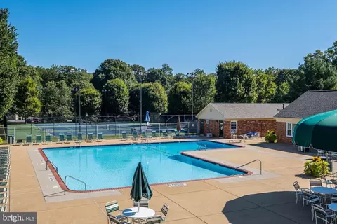 Exterior - 8550 Milford Ct #892, Springfield, VA 22152 photo 8 of 9