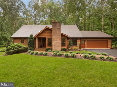 7293 Pepper Ln, Clifton, VA 20124