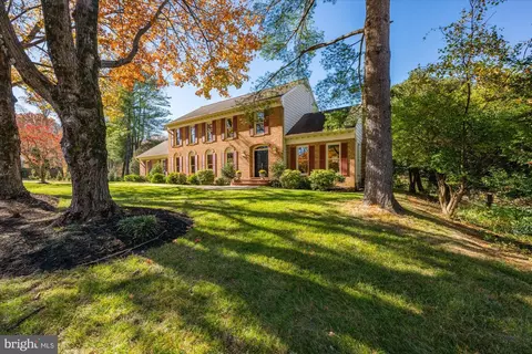 8426 Holly Leaf Dr, Mclean, VA 22102 photo 40