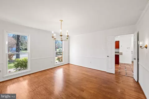 8426 Holly Leaf Dr, Mclean, VA 22102 photo 12