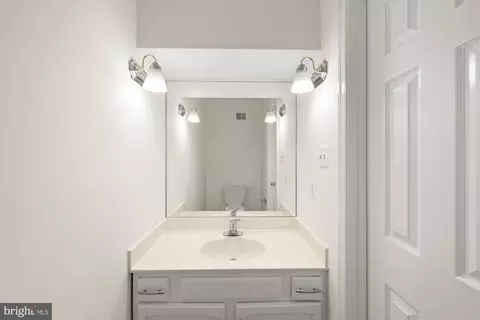 8426 Holly Leaf Dr, Mclean, VA 22102 photo 21