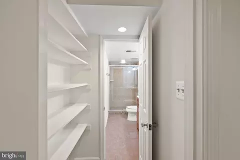 8426 Holly Leaf Dr, Mclean, VA 22102 photo 35