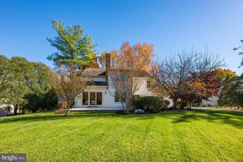 8426 Holly Leaf Dr, Mclean, VA 22102 photo 20