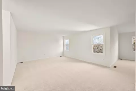 8426 Holly Leaf Dr, Mclean, VA 22102 photo 23