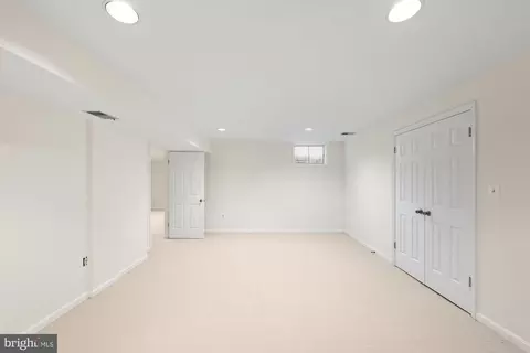 8426 Holly Leaf Dr, Mclean, VA 22102 photo 33