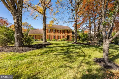 8426 Holly Leaf Dr, Mclean, VA 22102 photo 38