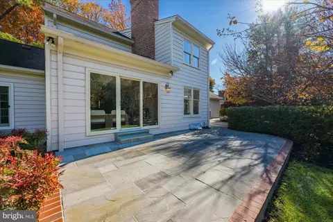 8426 Holly Leaf Dr, Mclean, VA 22102 photo 18
