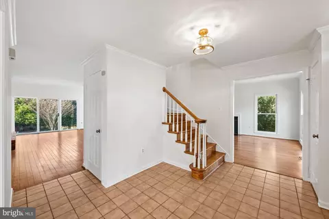 8426 Holly Leaf Dr, Mclean, VA 22102 photo 6