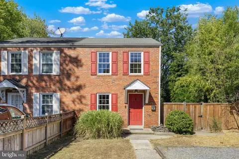 2228 Huntington Ave, Alexandria, VA 22303