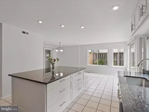 5922 Hall St, Springfield, VA 22152 photo 18