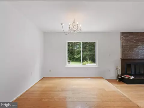 5922 Hall St, Springfield, VA 22152 photo 13