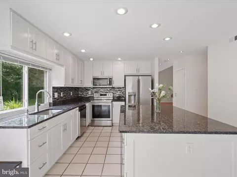 5922 Hall St, Springfield, VA 22152 photo 16