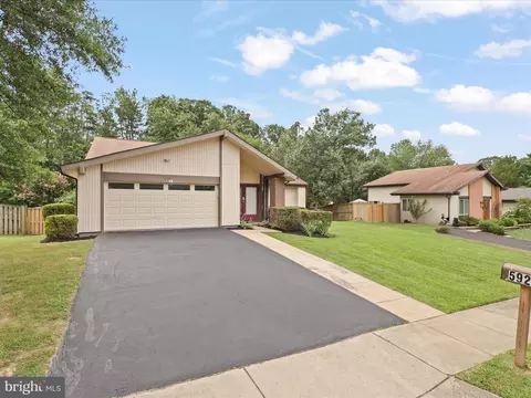 5922 Hall St, Springfield, VA 22152 photo 3