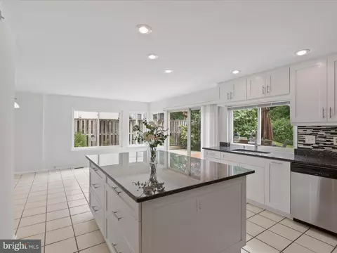 5922 Hall St, Springfield, VA 22152 photo 15