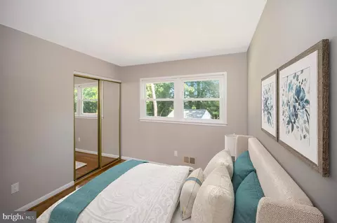 Bedroom - 6400 Kroy Dr, Springfield, VA 22150 photo 6 of 10