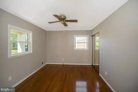 Bedroom - 6400 Kroy Dr, Springfield, VA 22150 photo 3 of 10