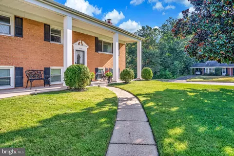 Exterior - 6400 Kroy Dr, Springfield, VA 22150 photo 3 of 9