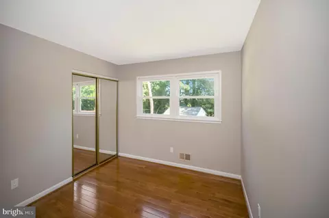Bedroom - 6400 Kroy Dr, Springfield, VA 22150 photo 5 of 10