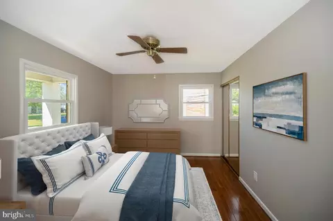 Bedroom - 6400 Kroy Dr, Springfield, VA 22150 photo 4 of 10