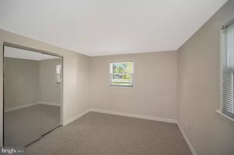 Bedroom - 6400 Kroy Dr, Springfield, VA 22150 photo 9 of 10