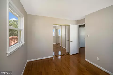 Bedroom - 6400 Kroy Dr, Springfield, VA 22150 photo 7 of 10