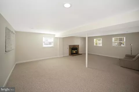 Living - 6400 Kroy Dr, Springfield, VA 22150 photo 5 of 7