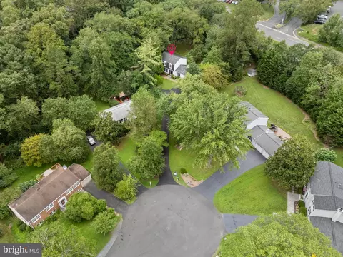 View/Area - 1802 Cranberry Ln, Reston, VA 20191 photo 2 of 10