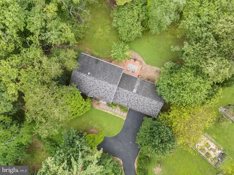 View/Area - 1802 Cranberry Ln, Reston, VA 20191 photo 5 of 10