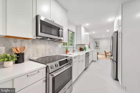 Kitchen - 1802 Cranberry Ln, Reston, VA 20191 photo 1 of 5