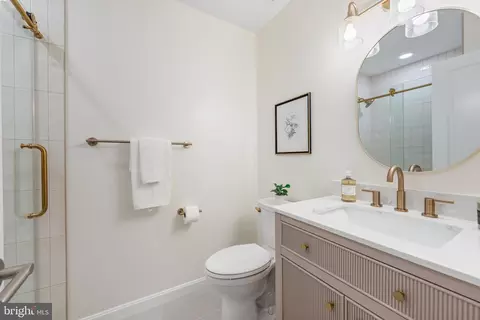 Bath - 1802 Cranberry Ln, Reston, VA 20191 photo 2 of 3