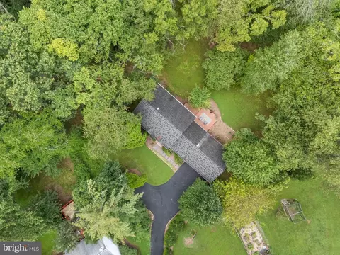 View/Area - 1802 Cranberry Ln, Reston, VA 20191 photo 4 of 10