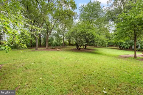 Exterior - 1802 Cranberry Ln, Reston, VA 20191 photo 7 of 16
