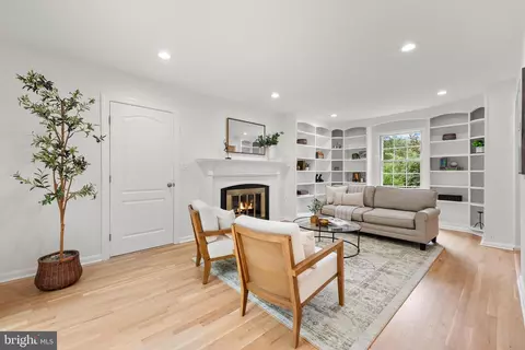 Living - 1802 Cranberry Ln, Reston, VA 20191 photo 2 of 5