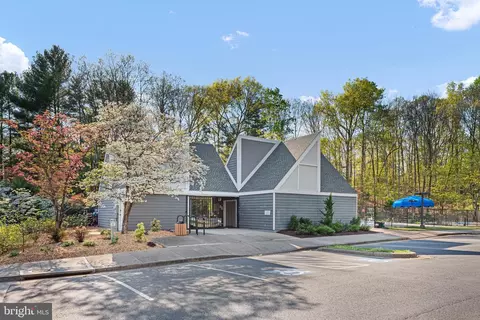 Exterior - 1802 Cranberry Ln, Reston, VA 20191 photo 13 of 16