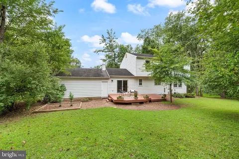 Exterior - 1802 Cranberry Ln, Reston, VA 20191 photo 5 of 16
